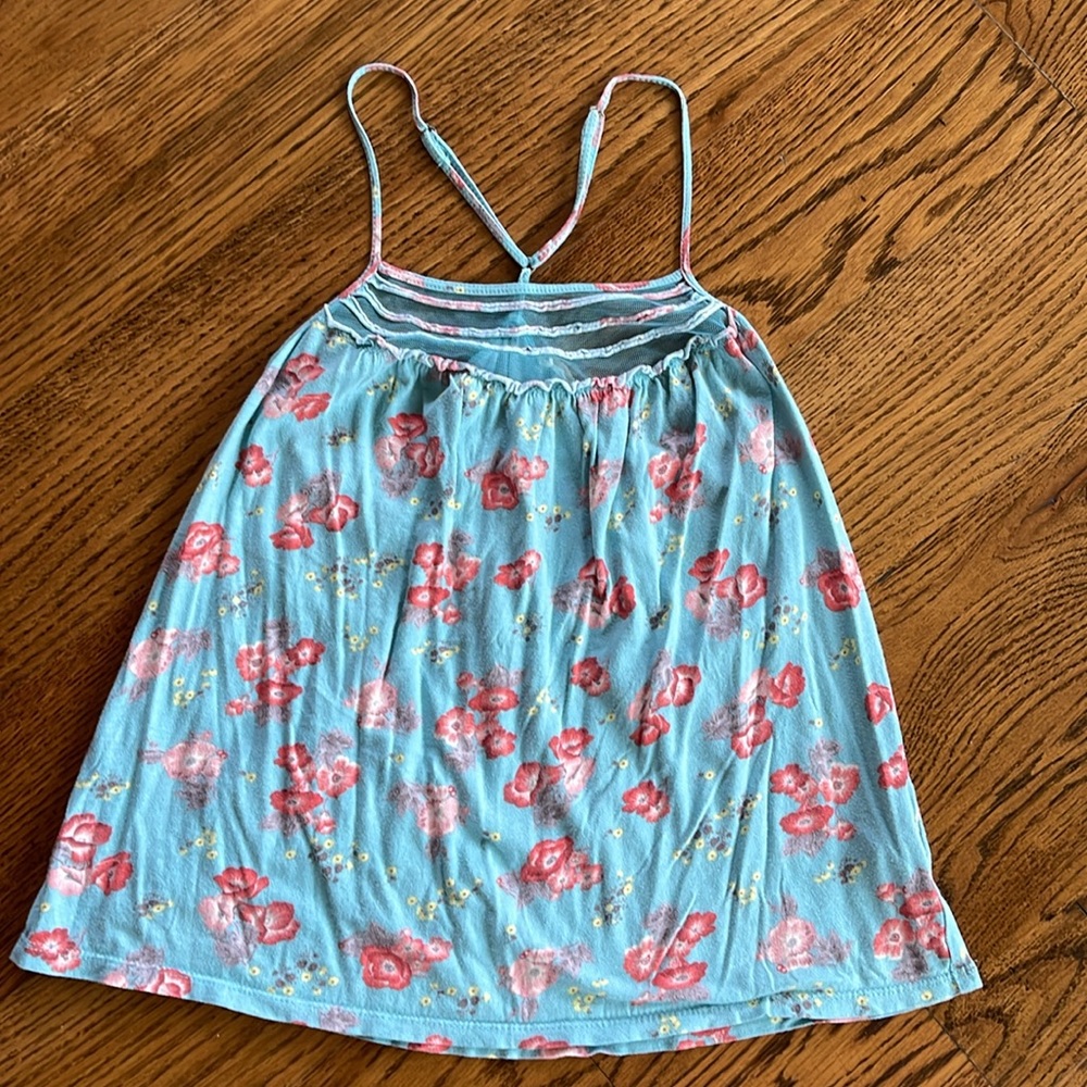 Adorable summer t-back (adjustable straps) top. Target Mossimo tag was removed